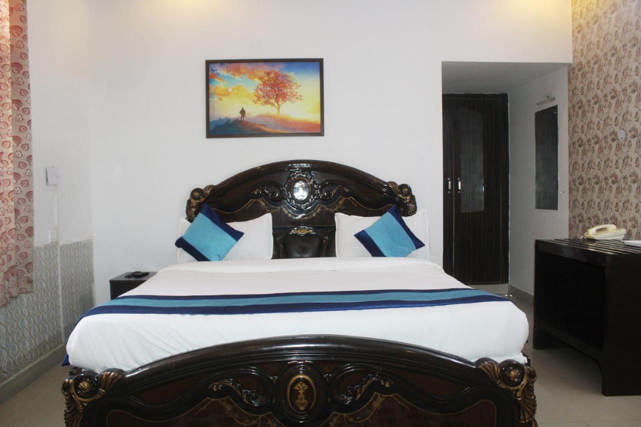Hotel Trio Residency Near Noida City Center Exterior photo